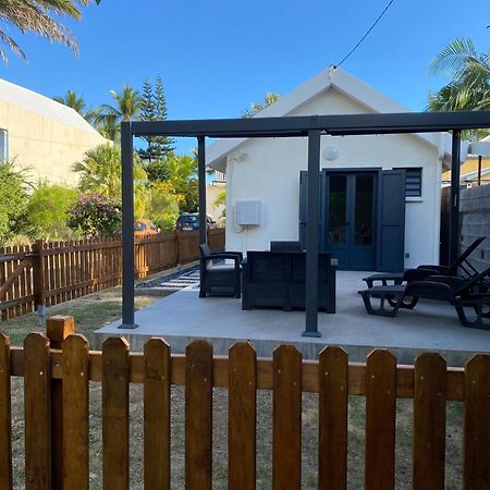 Villa & Bungalow 'Coco Des Sables' Les Pieds Dans L'Eau لا سالين لو باين المظهر الخارجي الصورة