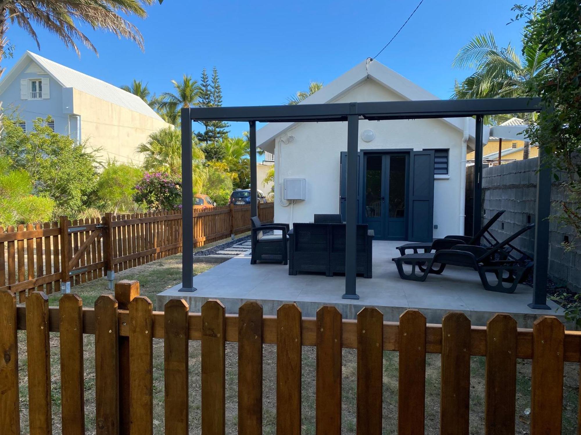 Villa & Bungalow 'Coco Des Sables' Les Pieds Dans L'Eau لا سالين لو باين المظهر الخارجي الصورة