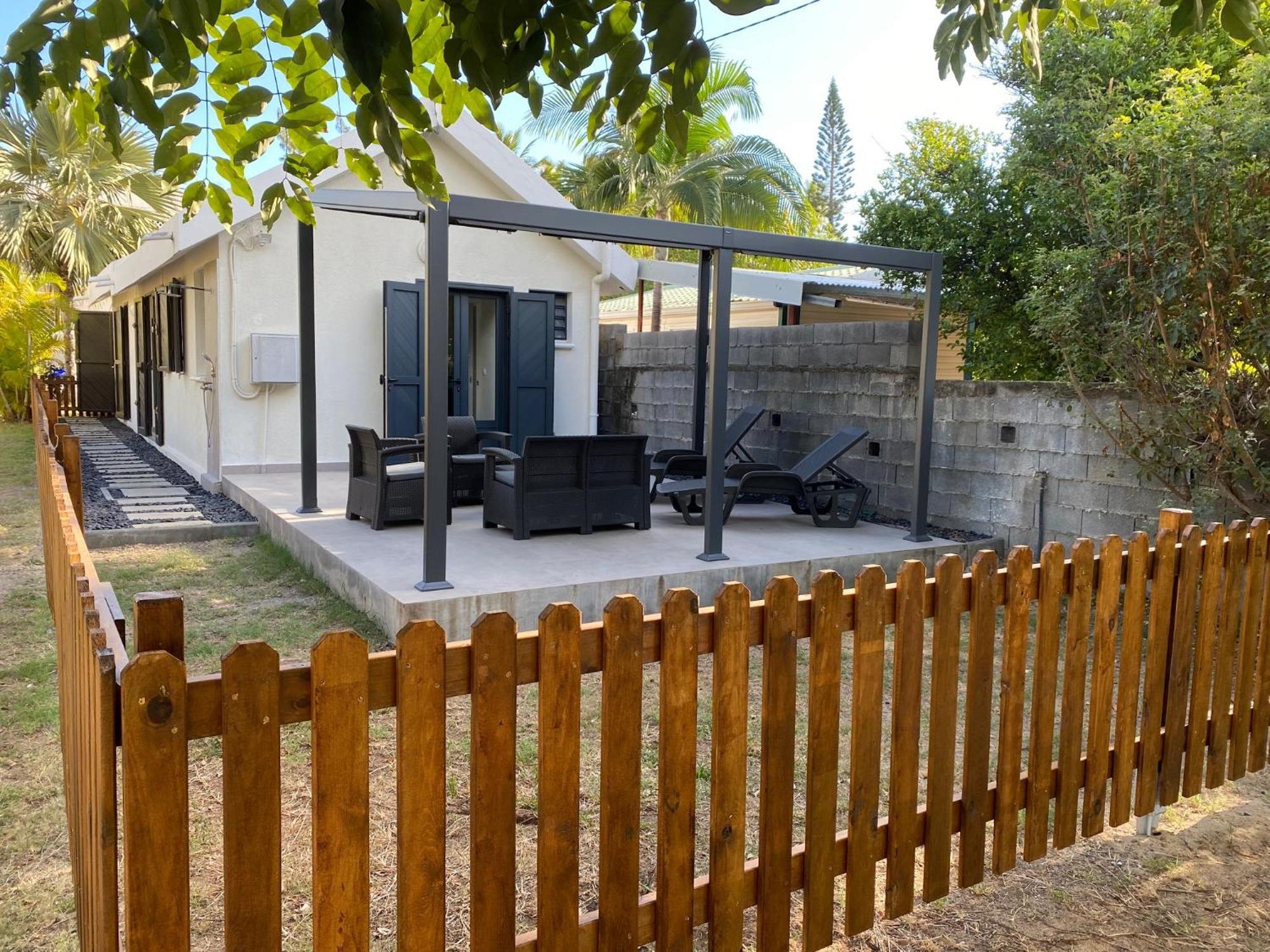 Villa & Bungalow 'Coco Des Sables' Les Pieds Dans L'Eau لا سالين لو باين المظهر الخارجي الصورة